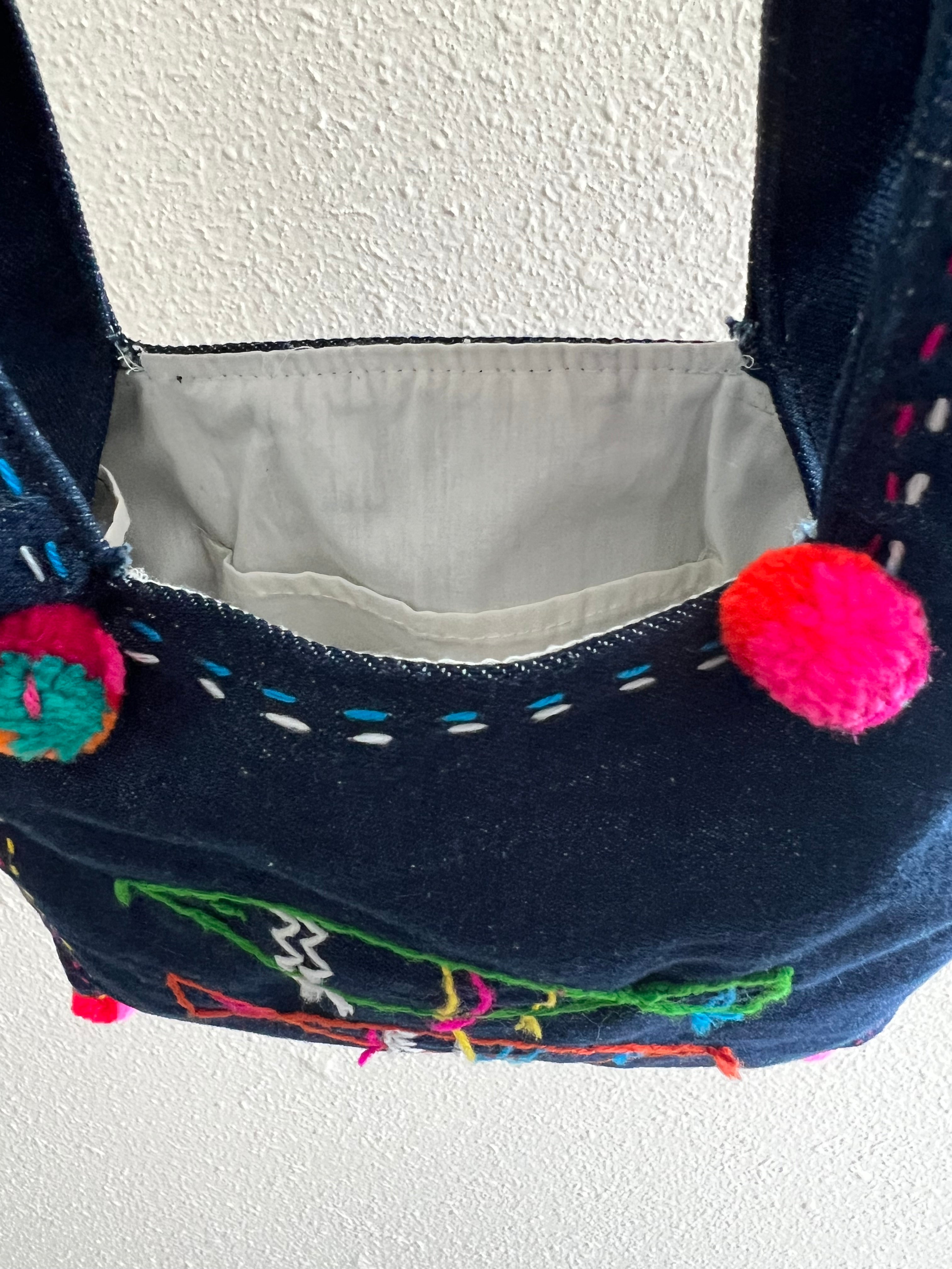 Handmade bag | Small Wristbag | Hand Stitching | Single shoulder bag | Bento bag
