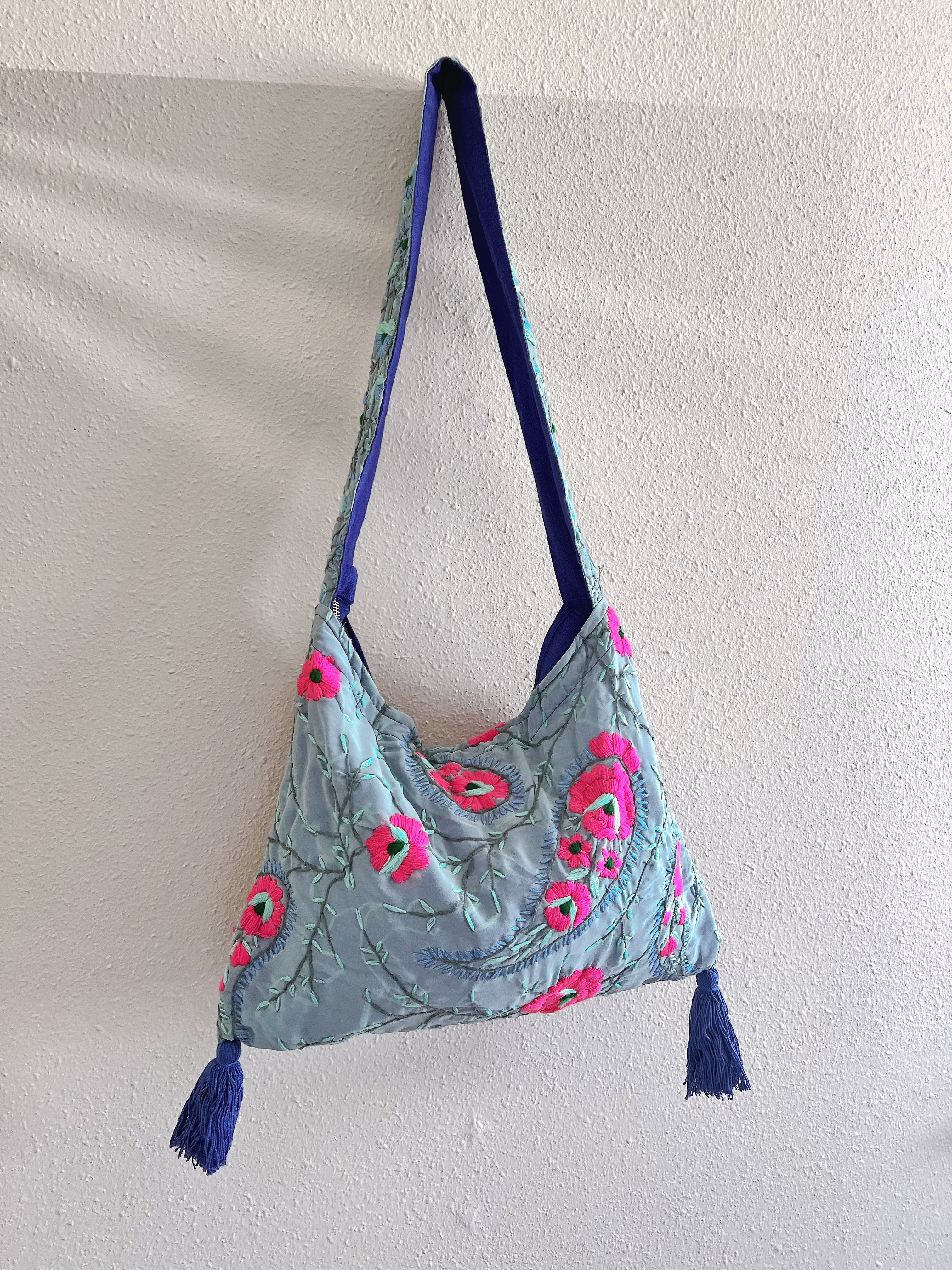 Handmade bag | Small Wristbag | Single shoulder bag | Embroidered bag