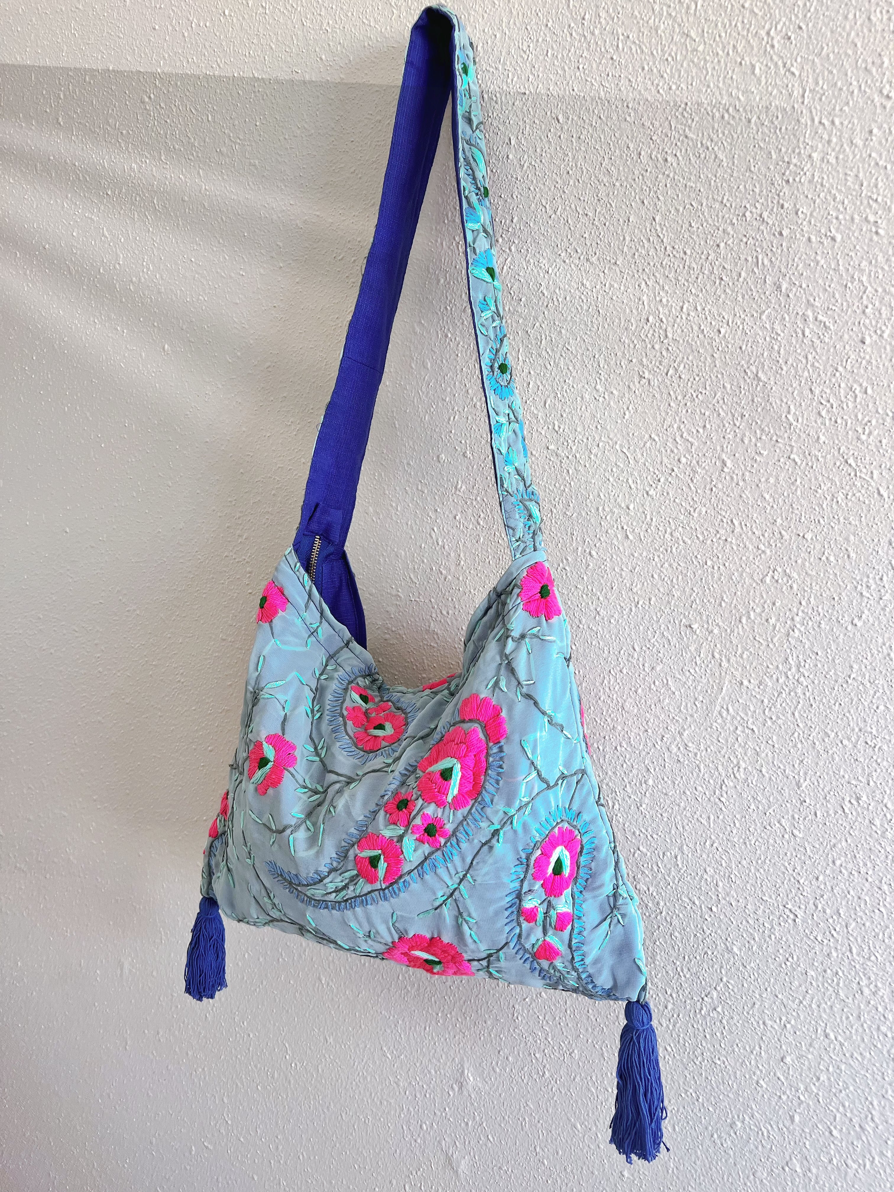 Handmade bag | Small Wristbag | Single shoulder bag | Embroidered bag